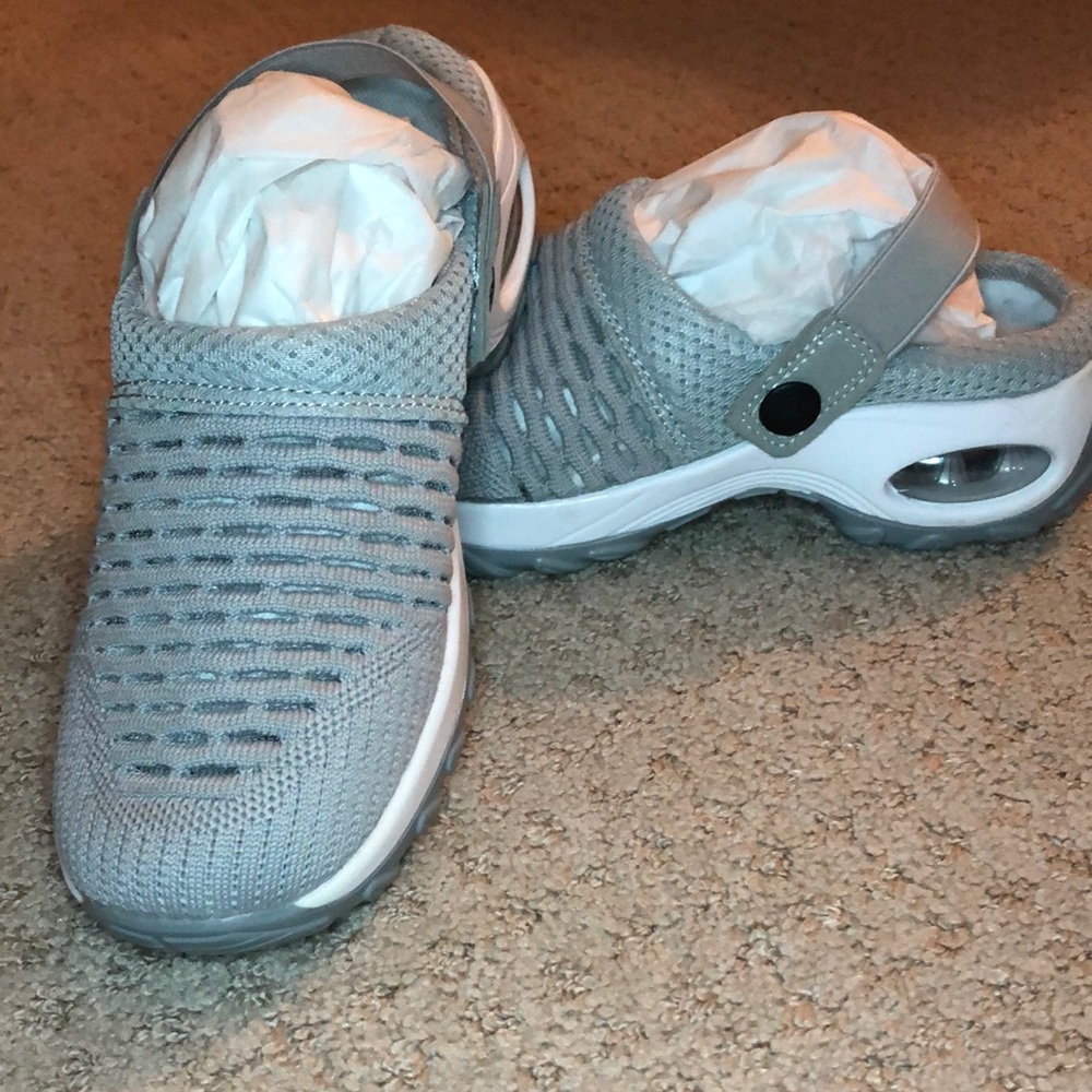 Women’s Mesh Clogs